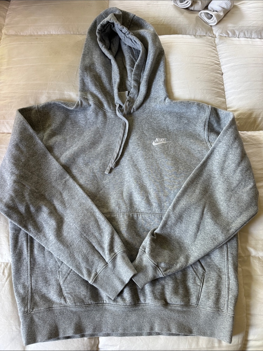 Nike Gray Pullover Hoodie size MEDIUM
